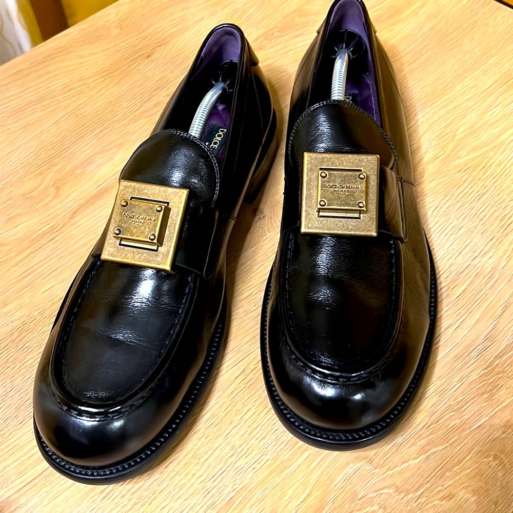 These DOLCE&GABBANA Shoes are in EXCELLENT CONDITION, NO FLAWS what so ever.